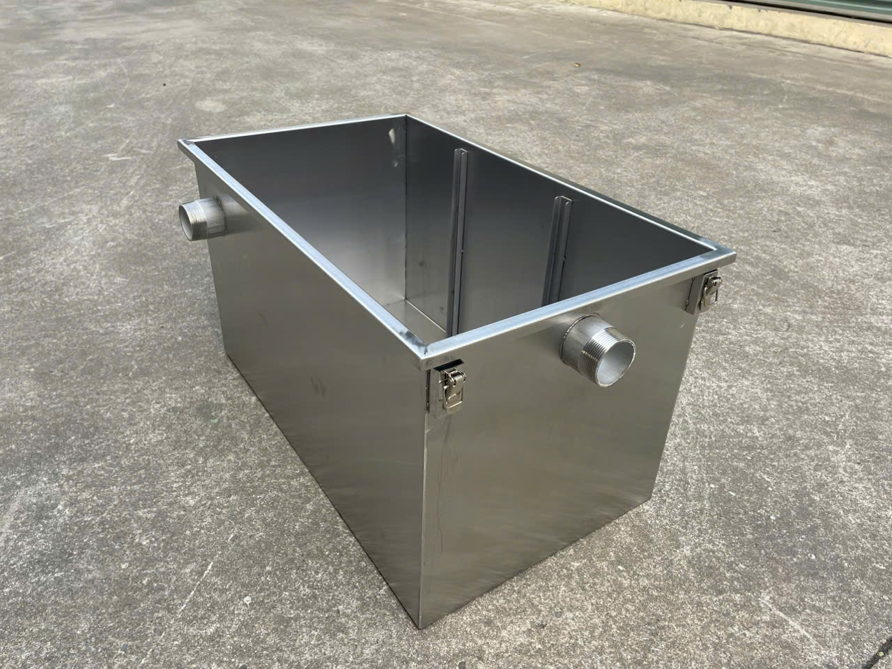 máng xối inox